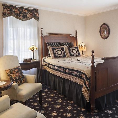 Isaiah Jones Homestead Bed And Breakfast Сэндвич Экстерьер фото