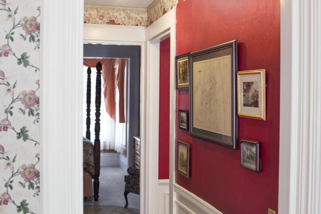 Isaiah Jones Homestead Bed And Breakfast Сэндвич Экстерьер фото