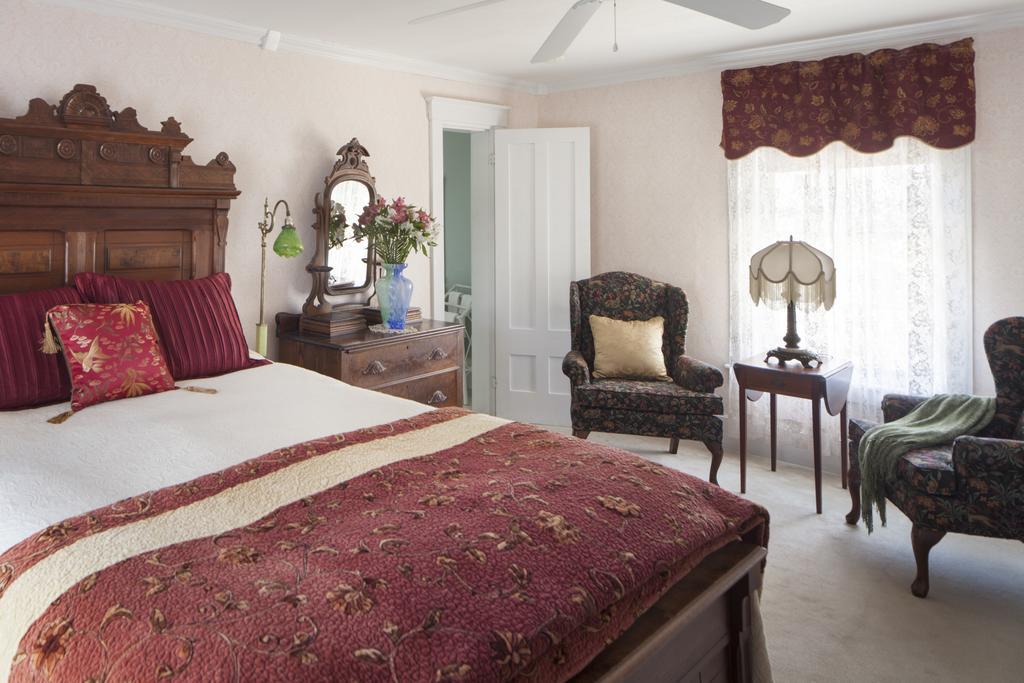 Isaiah Jones Homestead Bed And Breakfast Сэндвич Экстерьер фото