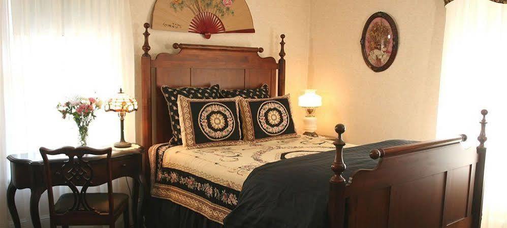 Isaiah Jones Homestead Bed And Breakfast Сэндвич Экстерьер фото