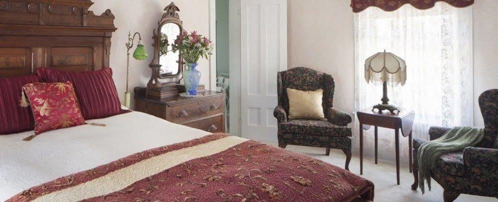 Isaiah Jones Homestead Bed And Breakfast Сэндвич Экстерьер фото